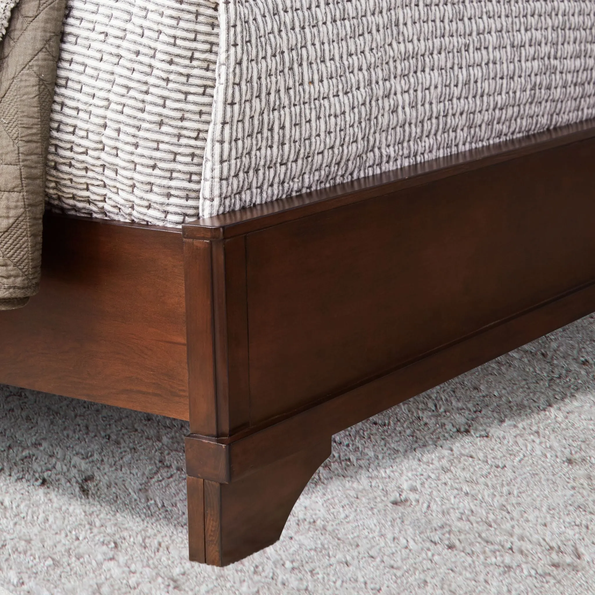 Brookbauer King Sleigh Bed