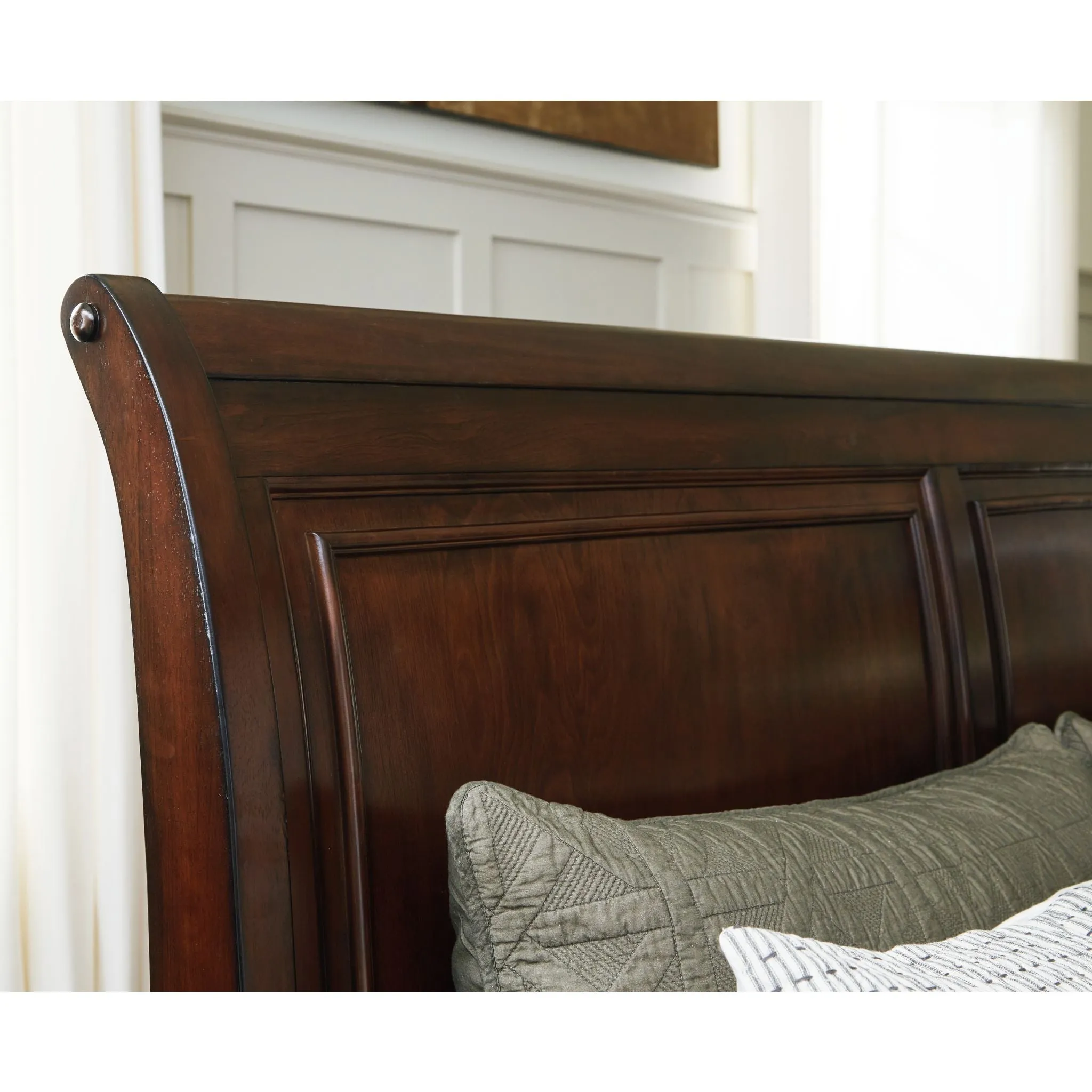 Brookbauer King Sleigh Bed