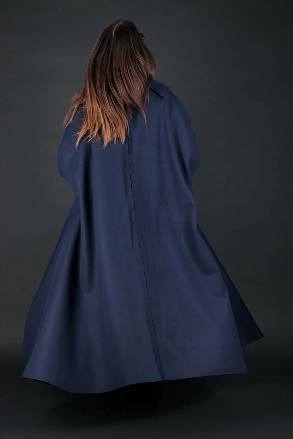 CARLY Sleeveless Cape