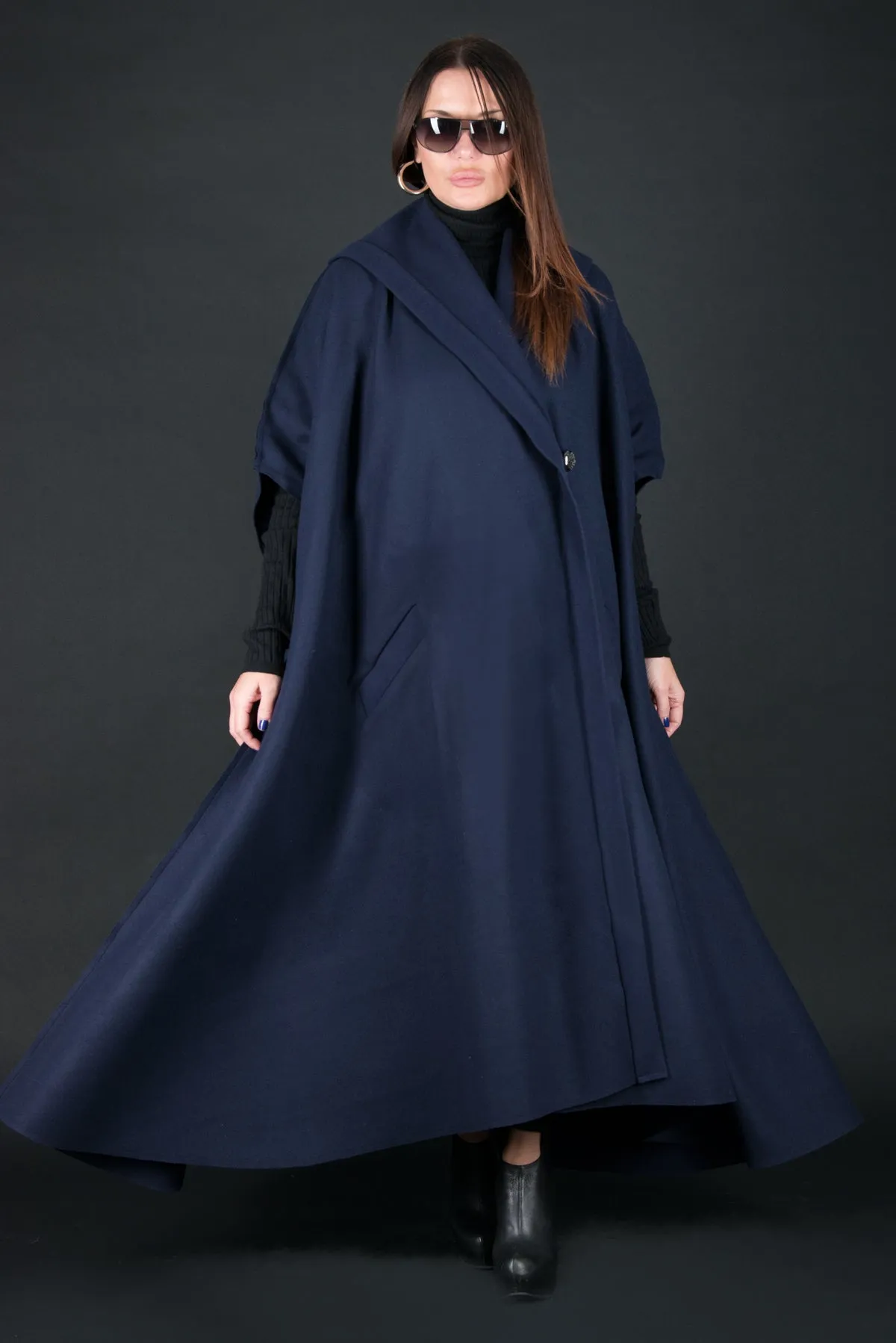 CARLY Sleeveless Cape