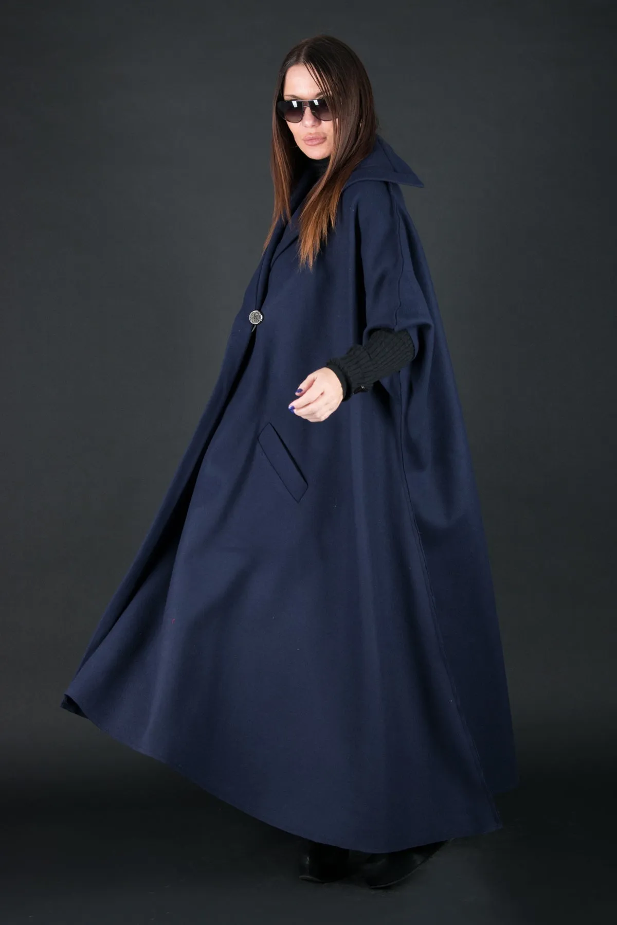 CARLY Sleeveless Cape