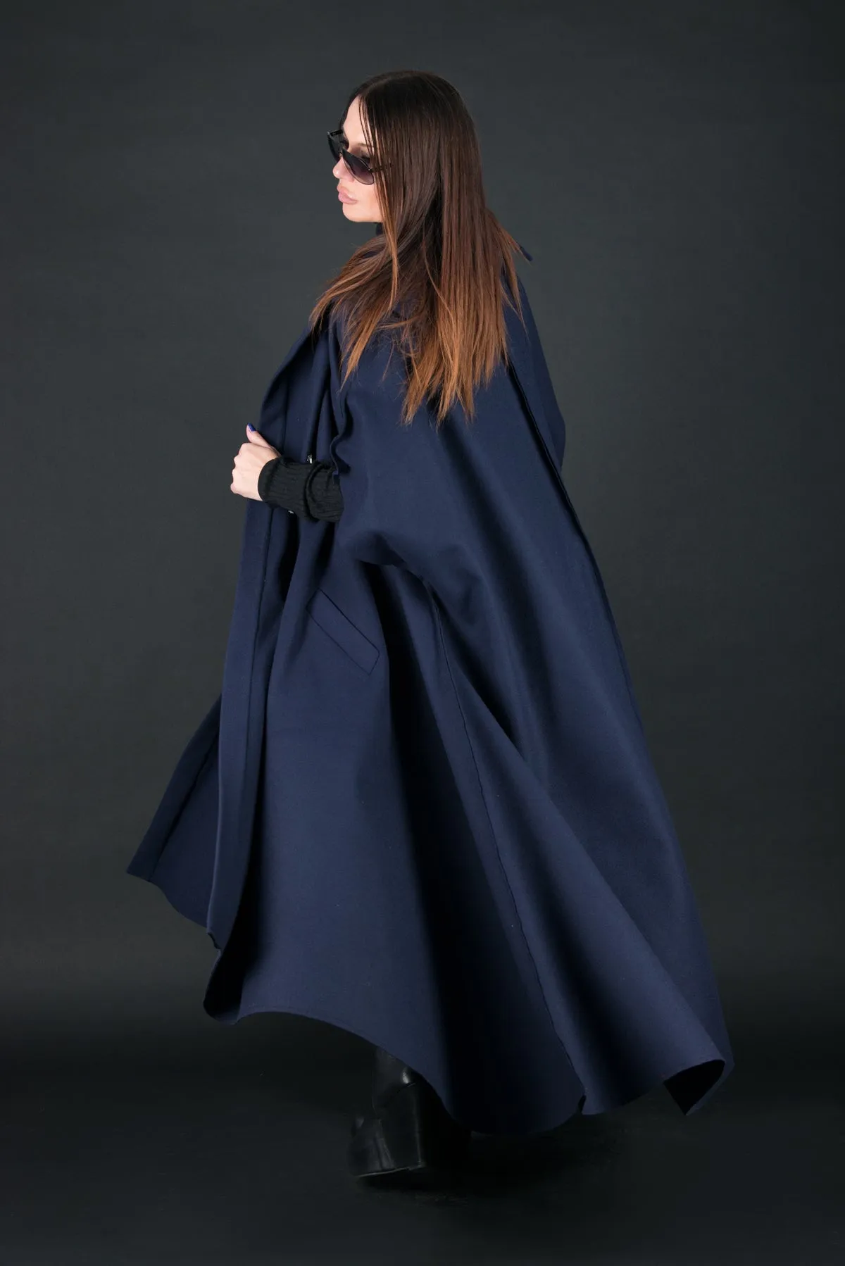 CARLY Sleeveless Cape