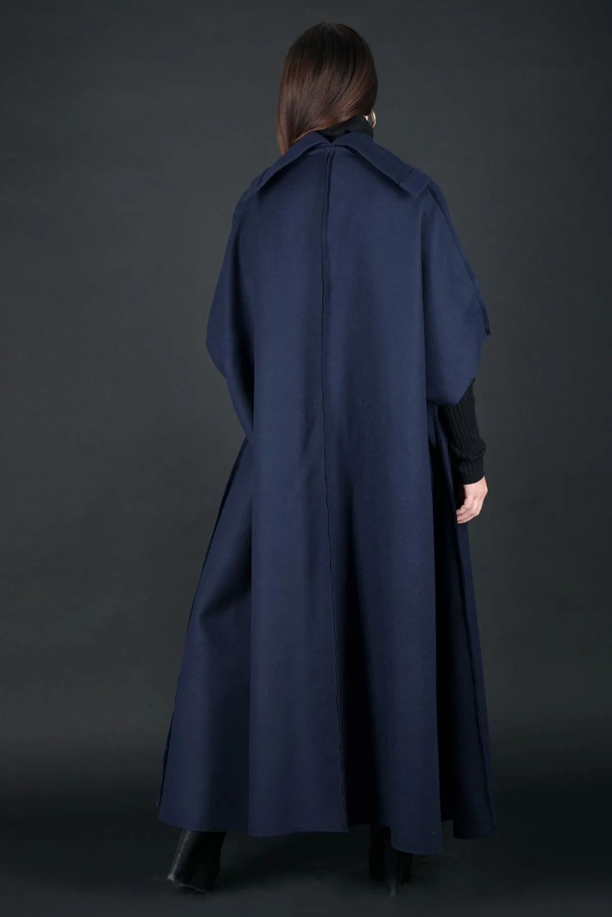 CARLY Sleeveless Cape
