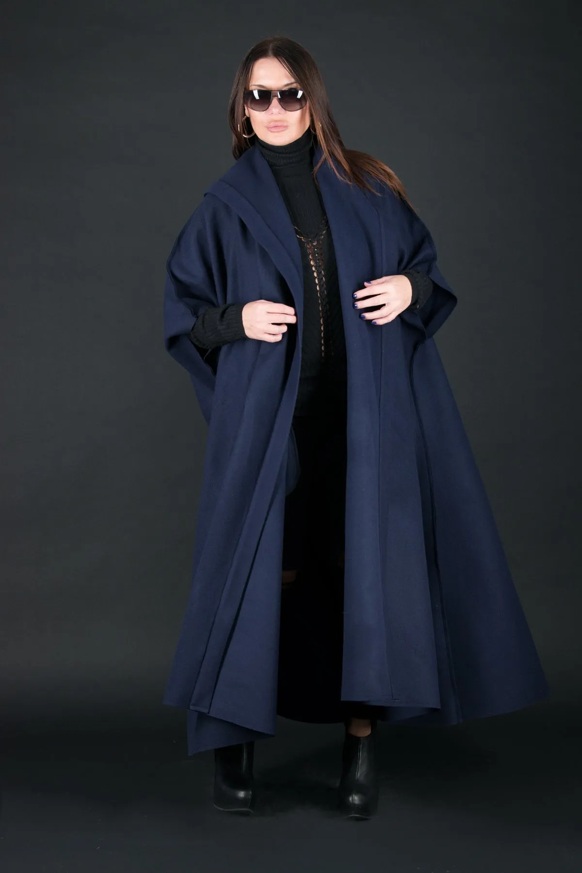 CARLY Sleeveless Cape