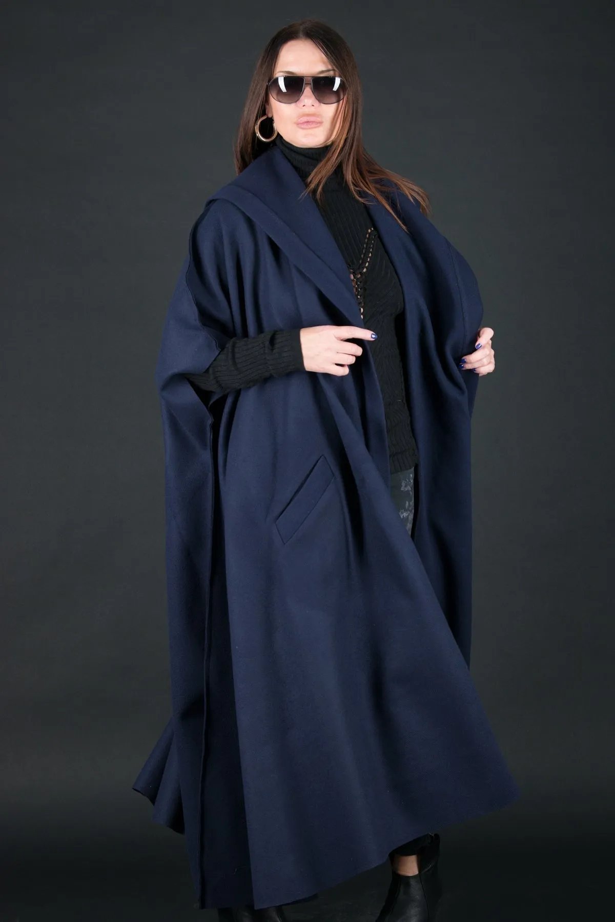 CARLY Sleeveless Cape